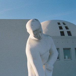 边吮奶边做爰视频真人
