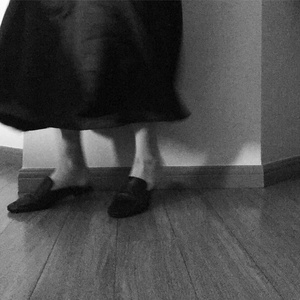 边吮奶边做爰视频真人
